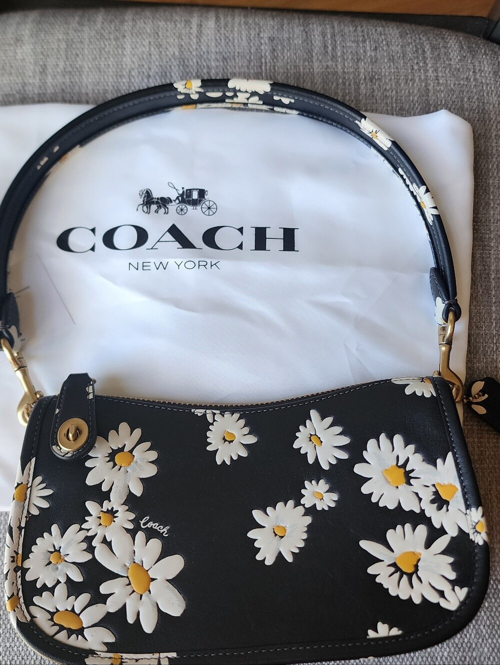 Coach Swinger 20 Bag Floral Print (Black) - Picture 6 of 12